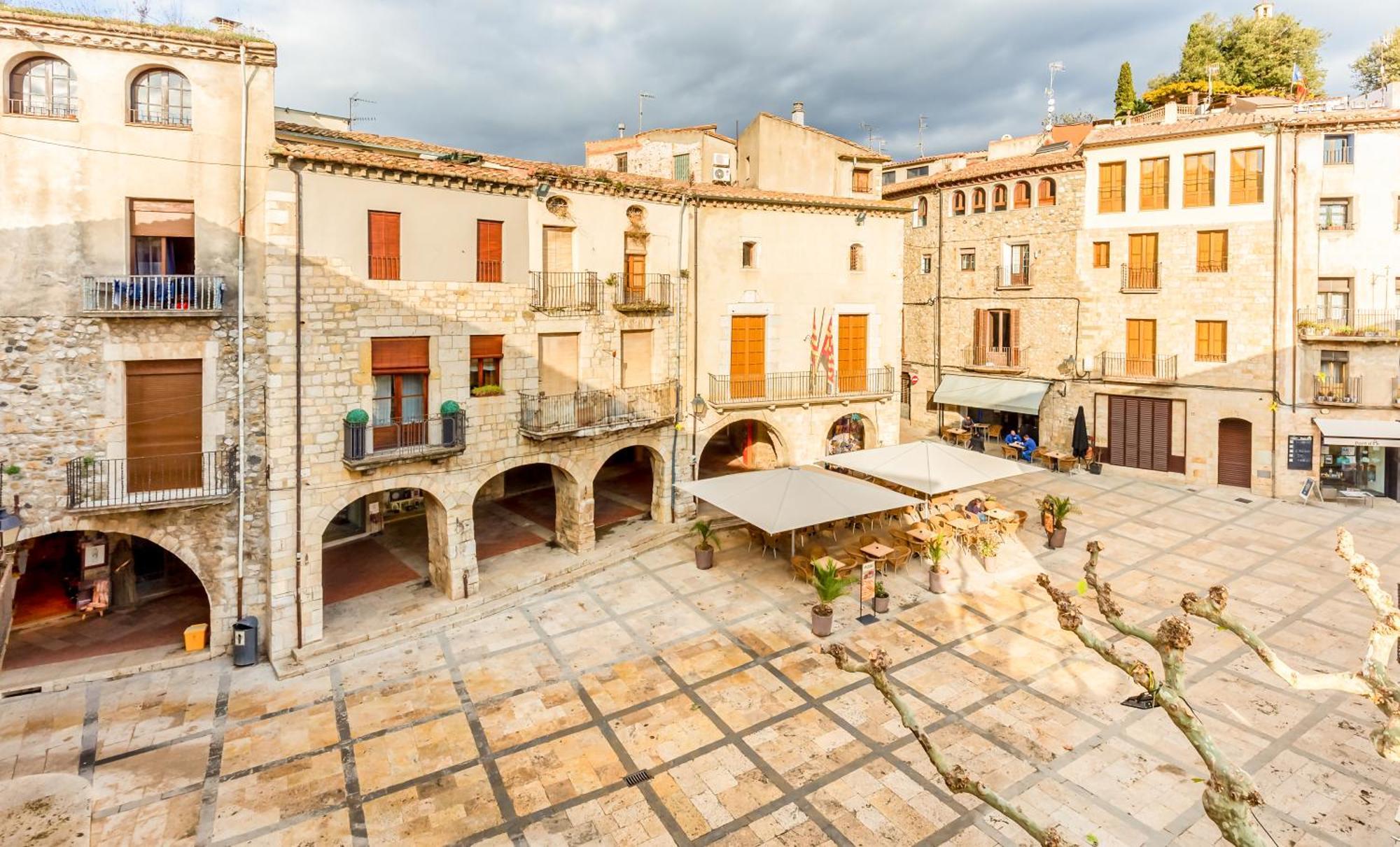 Can Cintet 1 Apartamento En La Plaza De Besalu Exterior photo