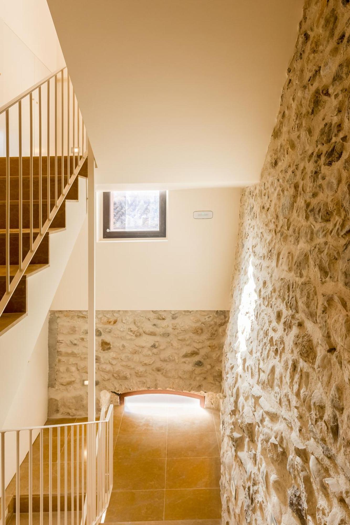 Can Cintet 1 Apartamento En La Plaza De Besalu Exterior photo